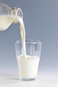 1666437-pouring-milk-into-glass (1)